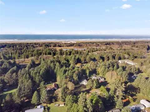 47 Etta Pl, Hoquiam, WA 98550