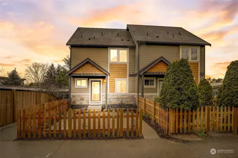 3219 21st Ave W #B, Seattle, WA 98199