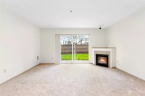 1001 W Casino Rd #H104, Everett, WA 98204