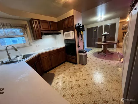 2309 7th St, Everett, WA 98201 photo 9