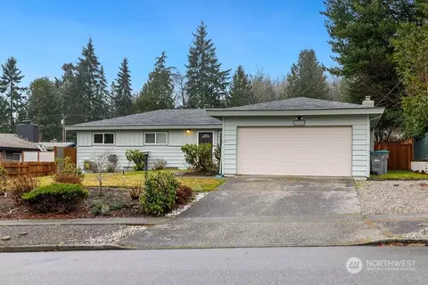 2908 NE Rozewood Dr, Bremerton, WA 98310