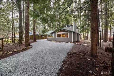 6203 Shamrock Rd, Maple Falls, WA 98266