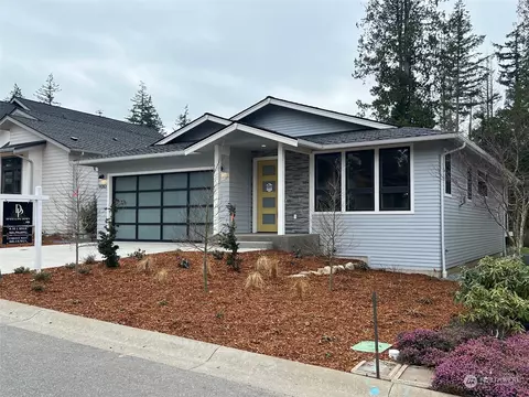 9083 Sea Mist Ln, Blaine, WA 98230