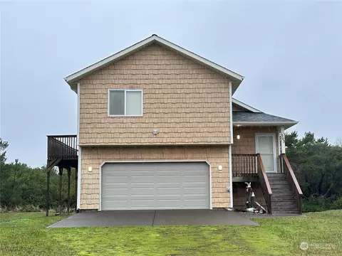 305 Sand Dune Ave NW, Ocean Shores, WA 98569