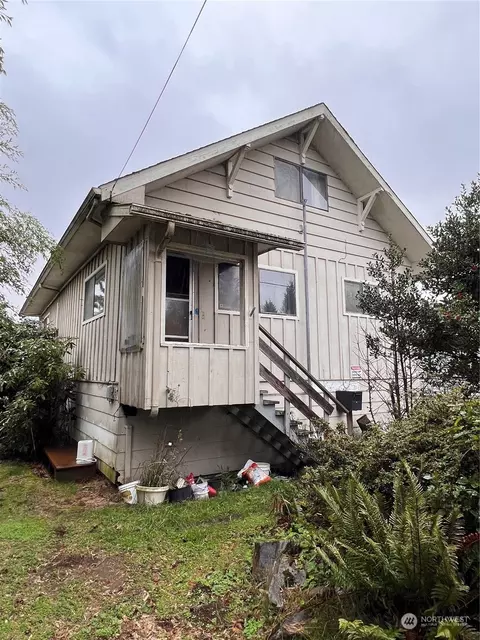 404 E Curtis, Aberdeen, WA 98520