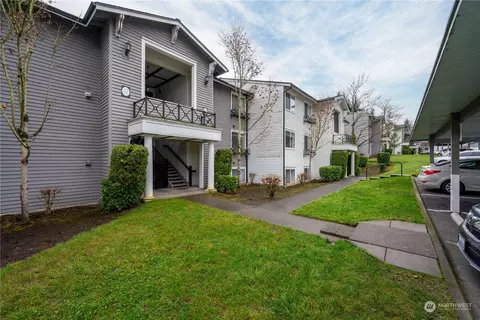 15415 35th Ave W #F204, Lynnwood, WA 98087
