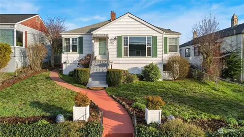 1106 Hayward Ave, Bremerton, WA 98310