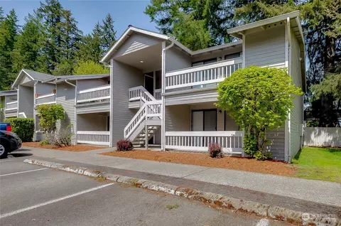 4410 NW Wedgewood Ln #1-4, Bremerton, WA 98312