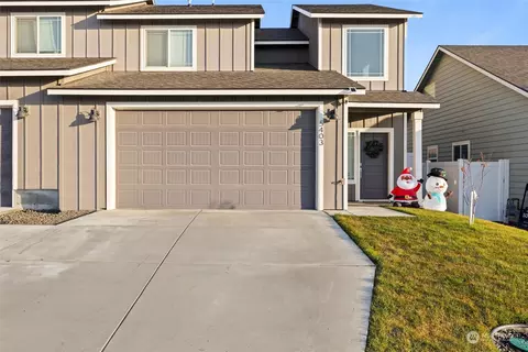 5403 Remington Dr, Pasco, WA 99301