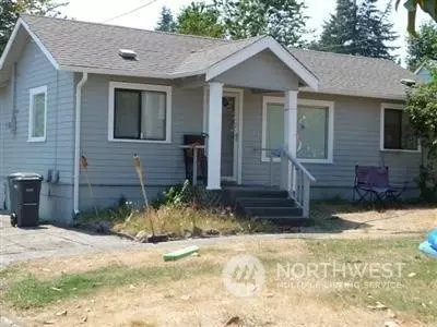 3813 6th St, Bremerton, WA 98312