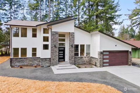 201 E Susan Ln, Union, WA 98592