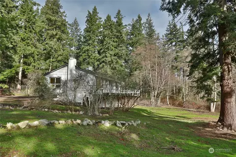 1225 Bush Point Rd, Freeland, WA 98249
