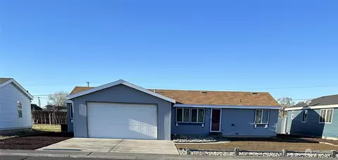 1924 W Basin St, Moses Lake, WA 98837