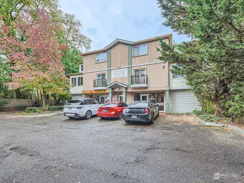 1645 288th St #207, Federal Way, WA 98003