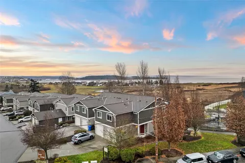 1890 SW Scenic Heights St #B4, Oak Harbor, WA 98277
