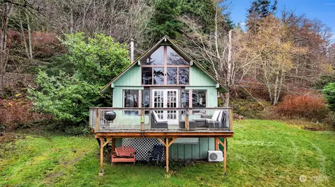 108 Lodge Ln, Eastsound, WA 98245