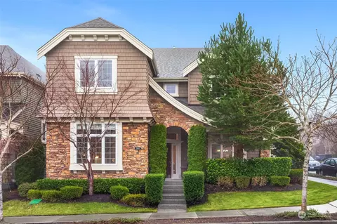 2450 NE Davis Loop, Issaquah, WA 98029