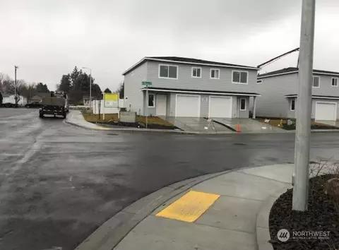 5701 W Albany Pl, Kennewick, WA 99336