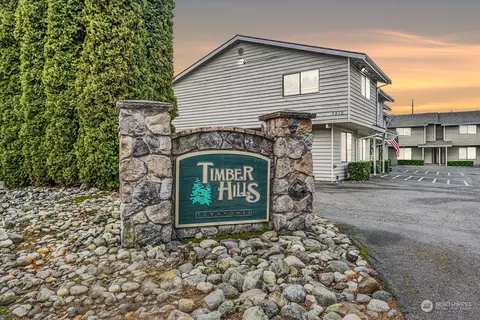 7810 Timber Hill Dr #A, Everett, WA 98203