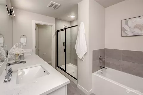 Bath - 8919 NE 173rd Pl #D, Bothell, WA 98011 photo 2 of 5