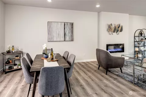 Dining - 8919 NE 173rd Pl #D, Bothell, WA 98011 photo 3 of 4