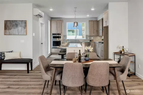 Dining - 8919 NE 173rd Pl #D, Bothell, WA 98011 photo 2 of 4
