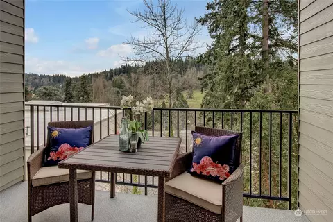 Exterior - 8919 NE 173rd Pl #D, Bothell, WA 98011 photo 4 of 7