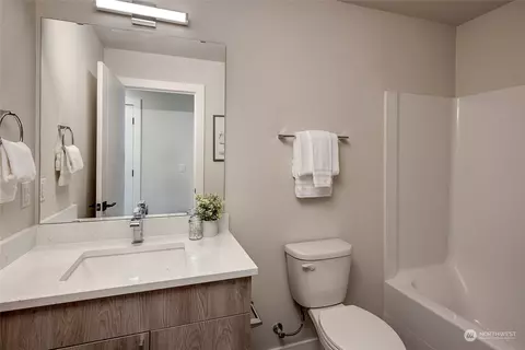 Bath - 8919 NE 173rd Pl #D, Bothell, WA 98011 photo 4 of 5