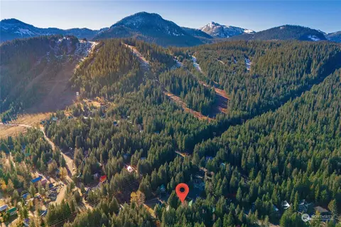 50 Cascade Pl, Snoqualmie Pass, WA 98068