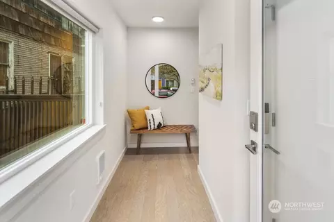152 21st Ave E #B, Seattle, WA 98112 photo 8
