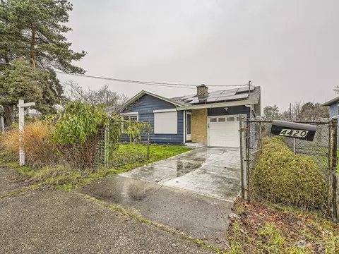 4420 S Warsaw St, Seattle, WA 98118