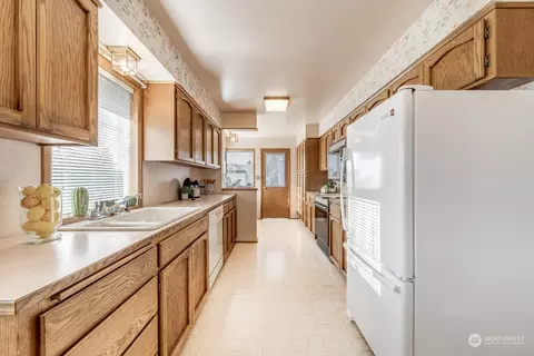 722 Rucker Ave, Everett, WA 98201 photo 22