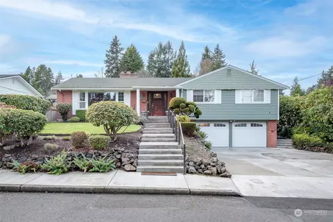 1028 Broadview Dr, Fircrest, WA 98466