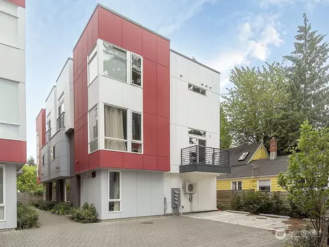 9032 14th Ave NW #C, Seattle, WA 98117