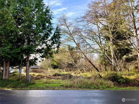 691 Duck Lake Dr NE, Ocean Shores, WA 98569