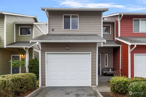563 NE Kettle St #C1, Oak Harbor, WA 98277