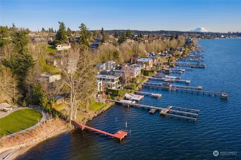 557 5th Ave W, Kirkland, WA 98033