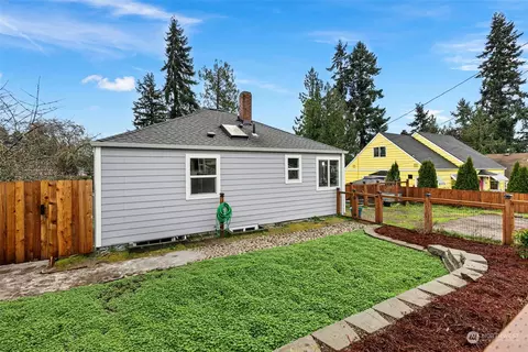 1136 Evans Ave W, Bremerton, WA 98312