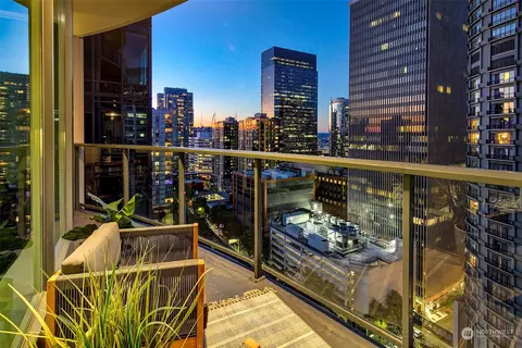 1920 4th Ave #1810, Seattle, WA 98101