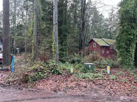 9855 NE Seaview Ave, Indianola, WA 98342
