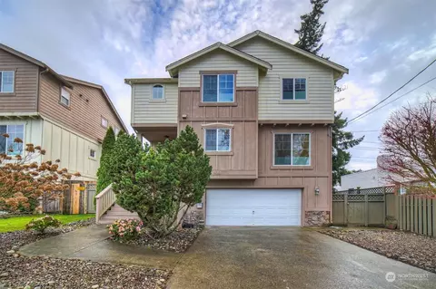 409 11th Street Pl, Bremerton, WA 98337