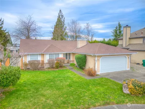 909 Bathke Ave, Enumclaw, WA 98022