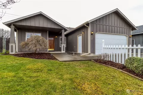 1144 SE Scenic View Dr, College Place, WA 99324