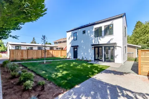 9522 Mary Ave NW, Seattle, WA 98117