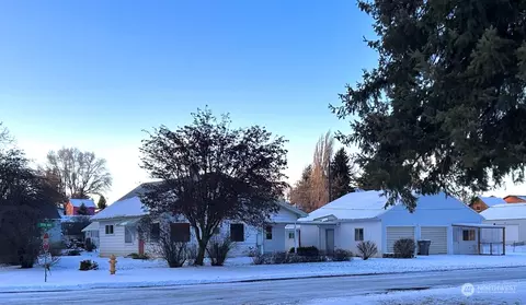 5 N 5th St, Almira, WA 99103