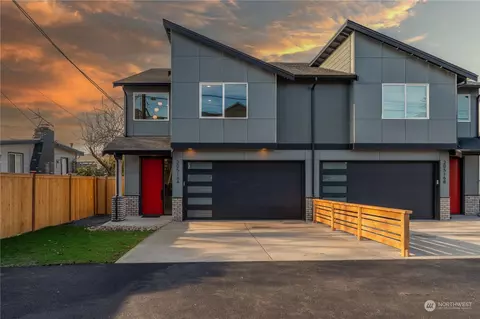 20516 Damson Rd #A, Lynnwood, WA 98036