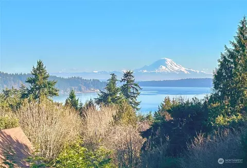 6651 NE Baker Hill Rd, Bainbridge Island, WA 98110