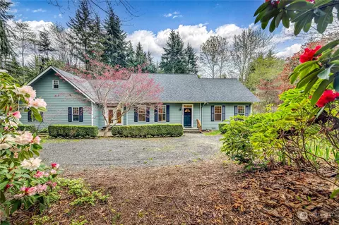 24782 Hillbend Ln NE, Kingston, WA 98346