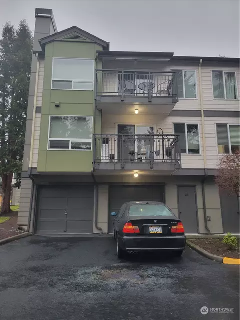 31500 SW 33rd Pl #P104, Federal Way, WA 98023