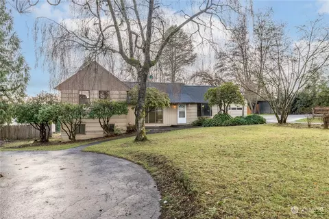 3329 Columbia Heights Rd, Longview, WA 98632